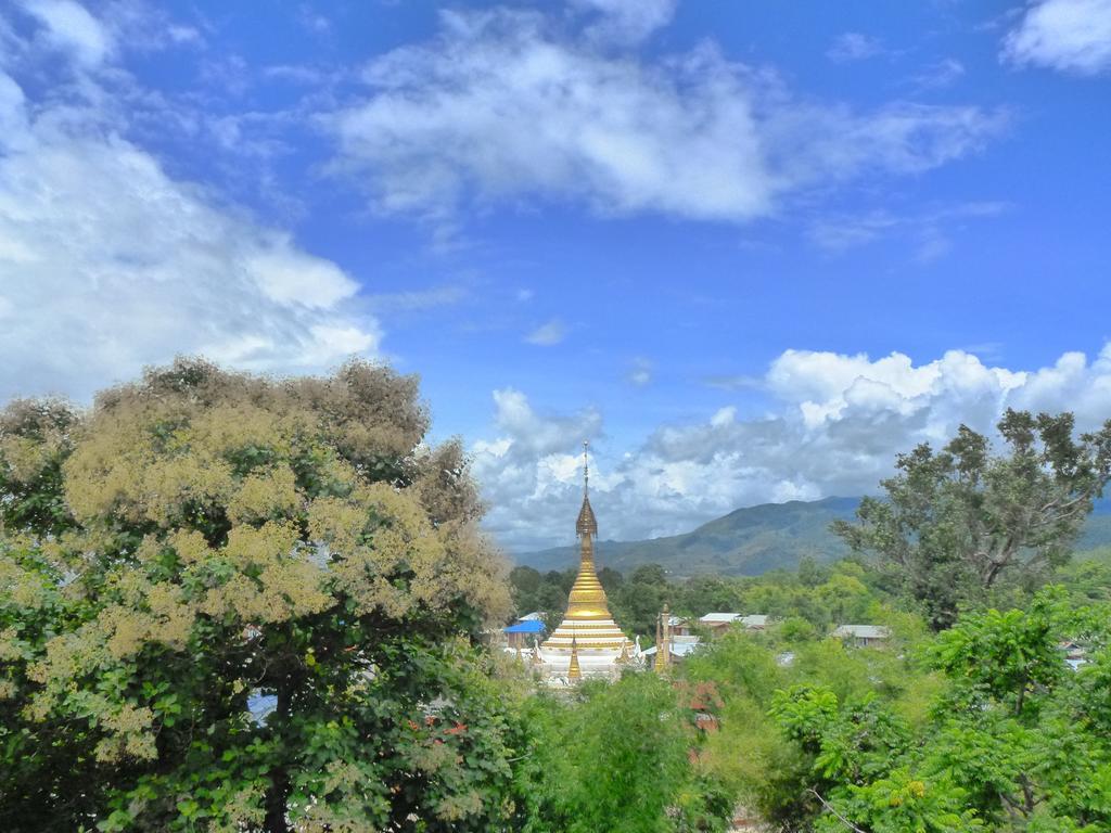 Golden Lotus Inle Hotel Nyaung Shwe Exterior photo