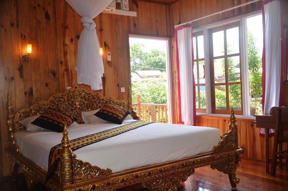 Golden Lotus Inle Hotel Nyaung Shwe Exterior photo
